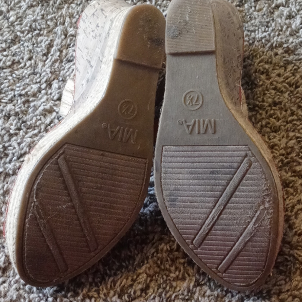 Shoes - Picture 3 of 3